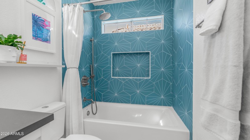 1045 E Sunburst Ln (26)