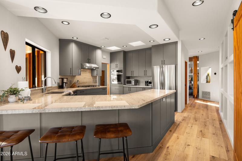 Casual Peninsula Seating