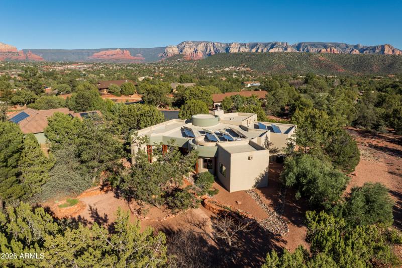 Private Half-Acre Retreat