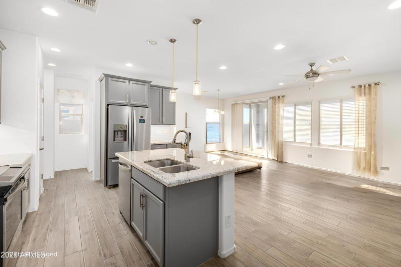 15-181st - Furniture removed - 0.jpg