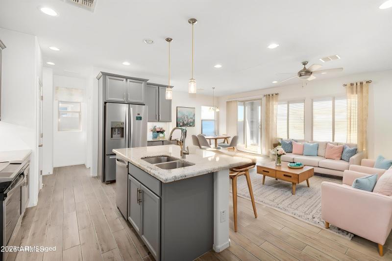 15-181st - Living Room - Standard - 1.jp