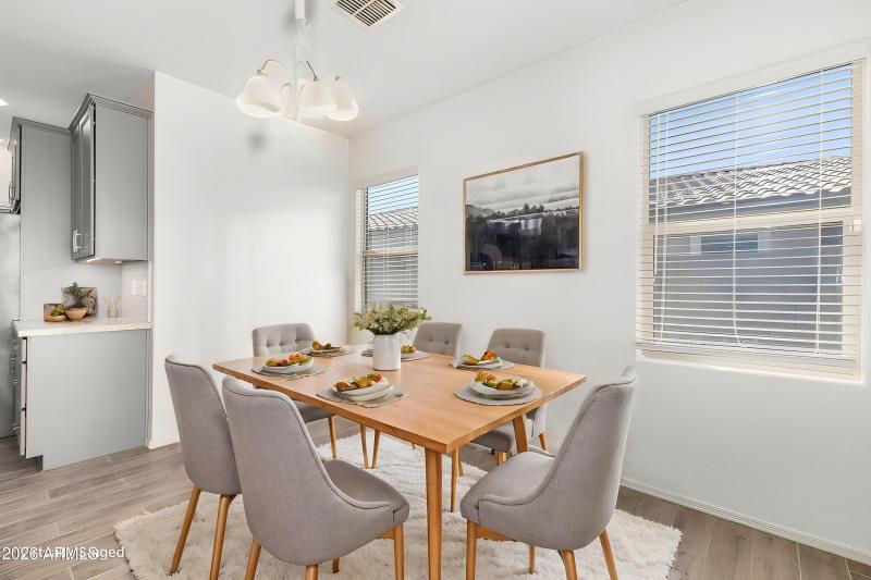 14-181st - Dining Room - Standard - 2.jp