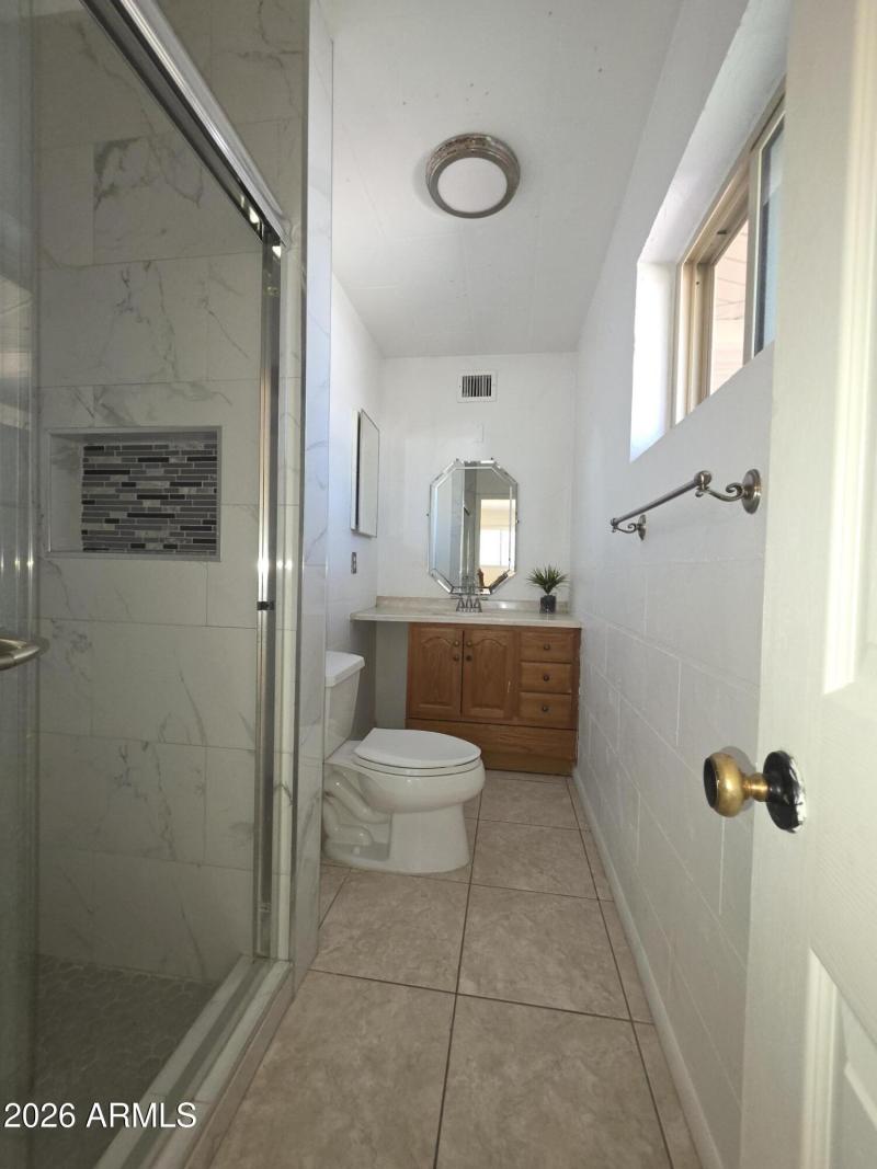 MASTER BATHROOM-Entrance