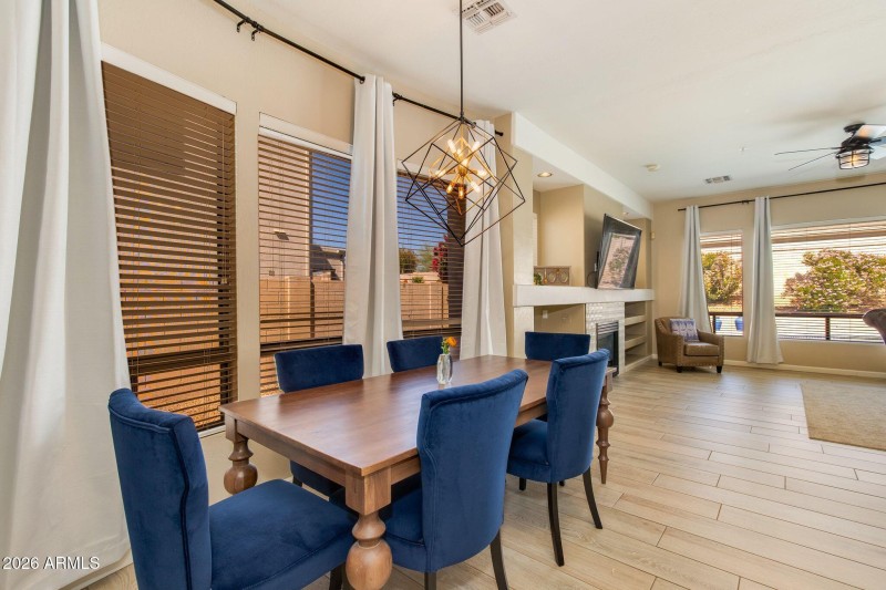 Breakfast / Casual Dining Area