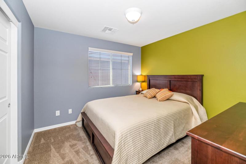 3932 E Melinda Dr-large-018-031-3932 E M