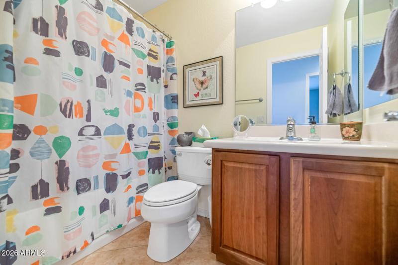 3932 E Melinda Dr-large-019-027-3932 E M