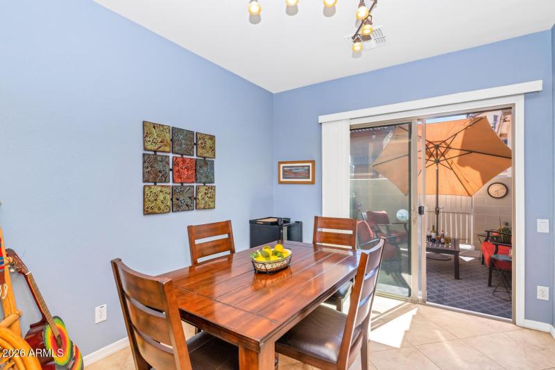 3932 E Melinda Dr-large-026-025-3932 E M