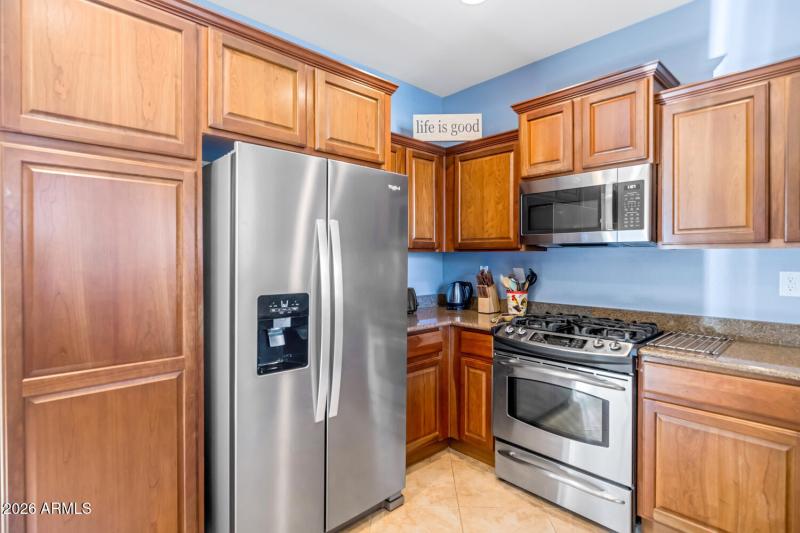 3932 E Melinda Dr-large-028-020-3932 E M