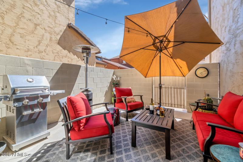 3932 E Melinda Dr-large-030-024-3932 E M