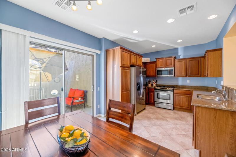 3932 E Melinda Dr-large-031-016-3932 E M