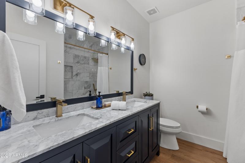 1455 E Victor Hugo Ave------48