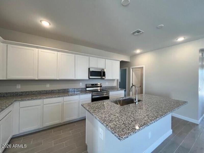 BR35 lot 199 Kitchen 1