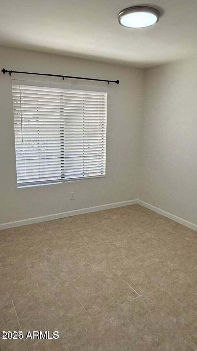 20251006220631014921000000-o