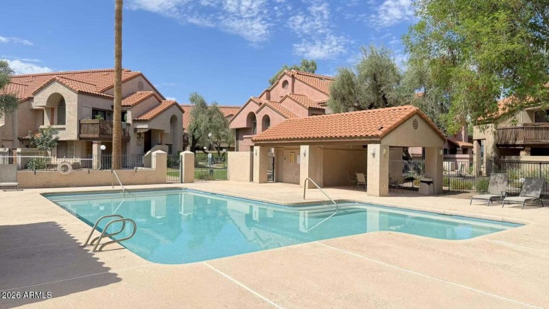 20251006220746015042000000-o