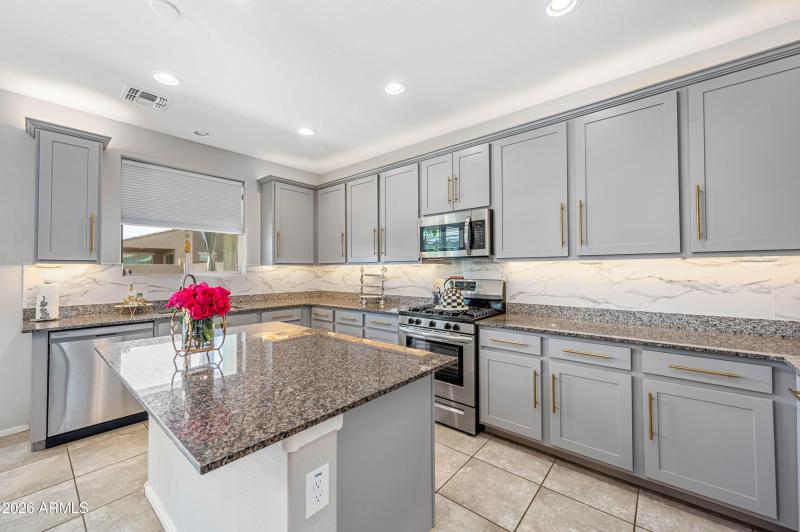 25218 N 143rd Ln-Surprise AZ 85387-35