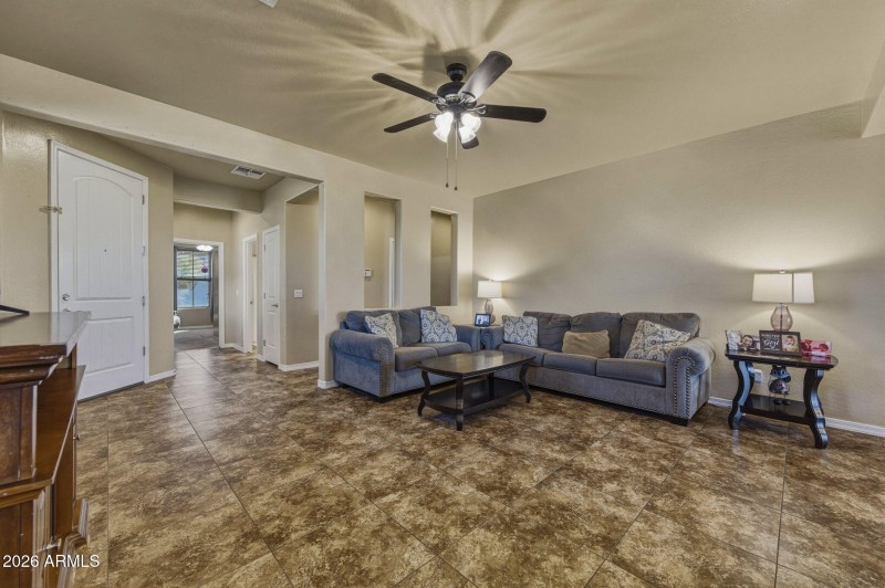 6-web-or-mls-21368 N Cecil Ct-6