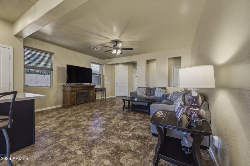 9-web-or-mls-21368 N Cecil Ct-9