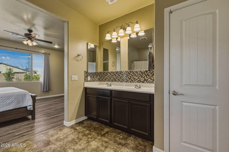 19-web-or-mls-21368 N Cecil Ct-19