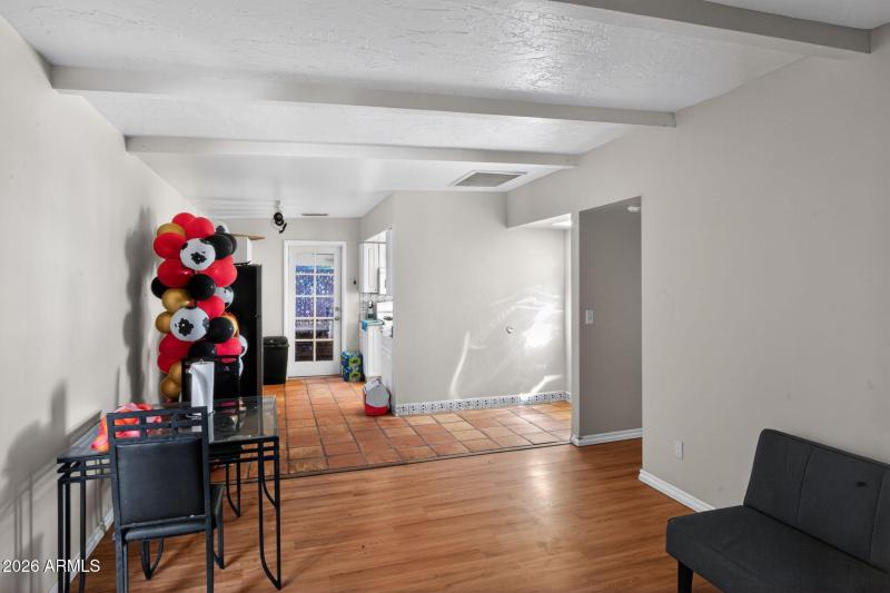 11_9840_Eighth_St_Mayer_AZ_86333_USA-Din