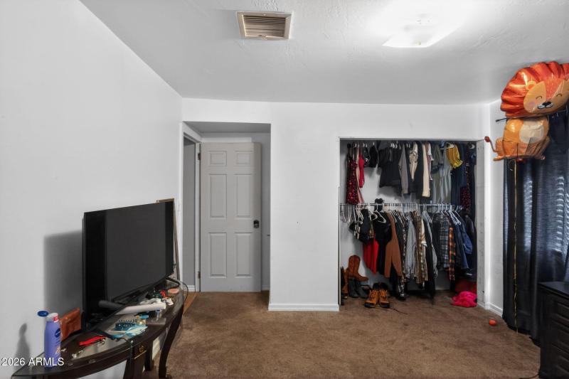 13_9840_Eighth_St_Mayer_AZ_86333_USA-Bed