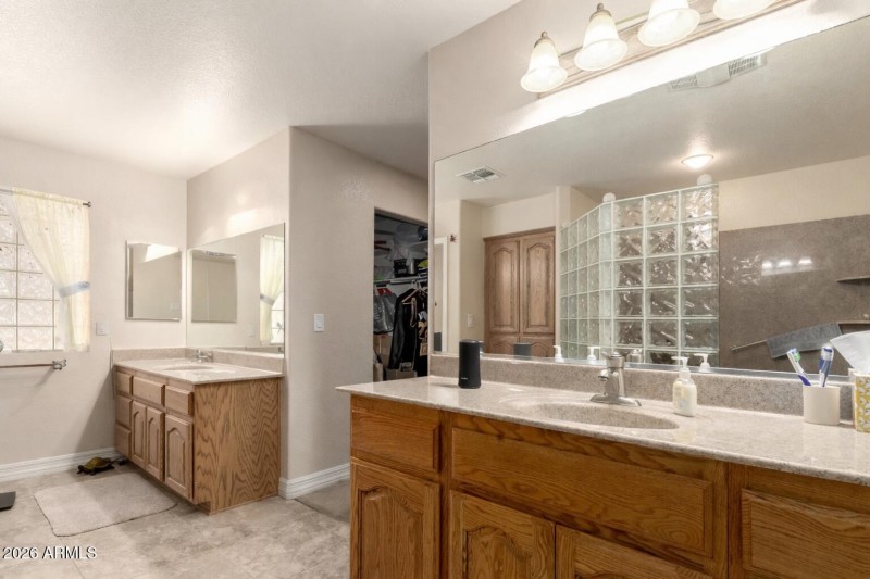 4C8A1ADD-488C-4A08-92BF-2A1736D7D03F