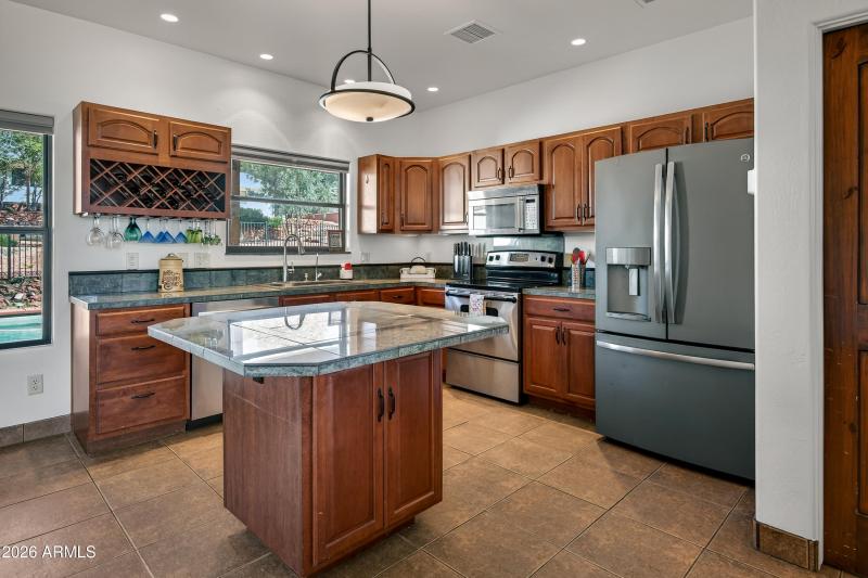 4310 Cayuga Ln Rimrock AZ-68