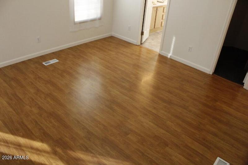Laminate Floording Throughout