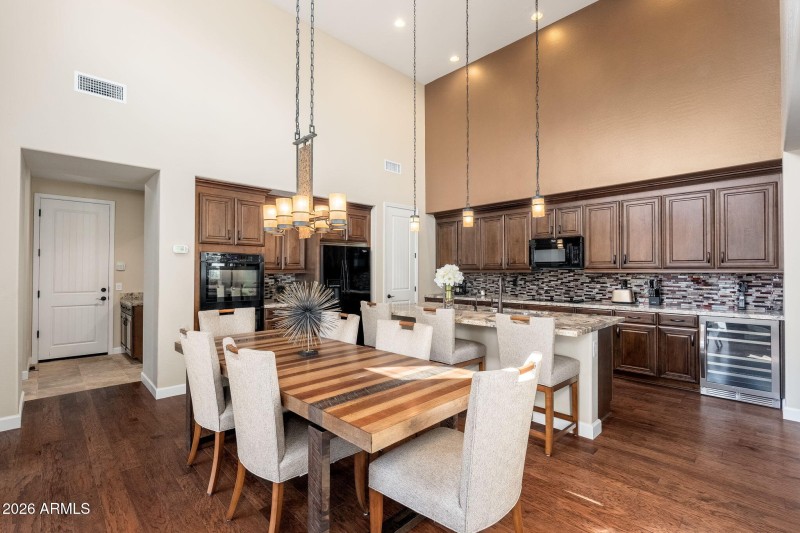 10052 E Bell Rd - 11