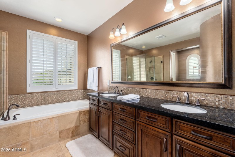 10052 E Bell Rd - 23