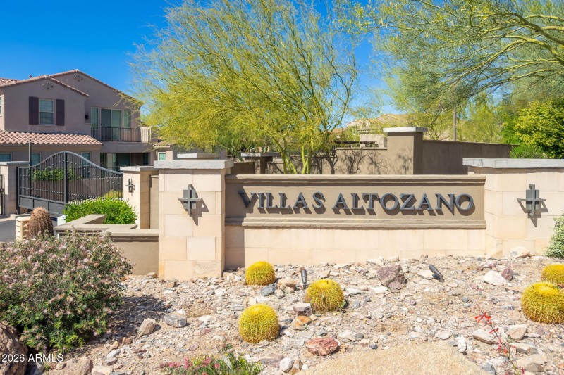 10052 E Bell Rd - 34