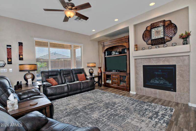 3993 N Monument Dr Florence AZ-large-015