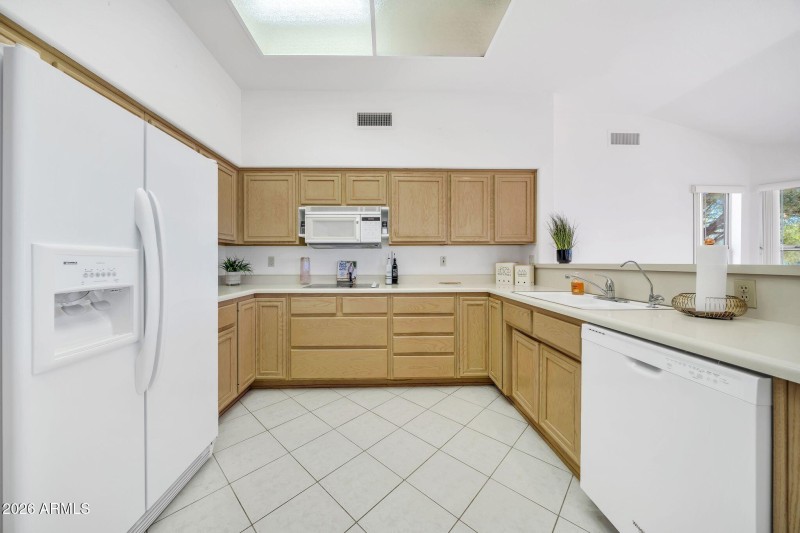 ROOM IN THE KITCHEN FOR TWO