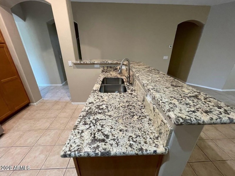 20220822000848404275000000-o