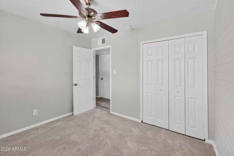 25-web-or-mls-33 W Whitton Ave