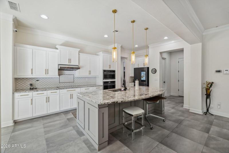 16-web-or-mls-4446-n-golf-dr