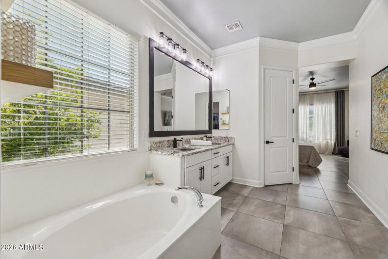 33-web-or-mls-4446-n-golf-dr