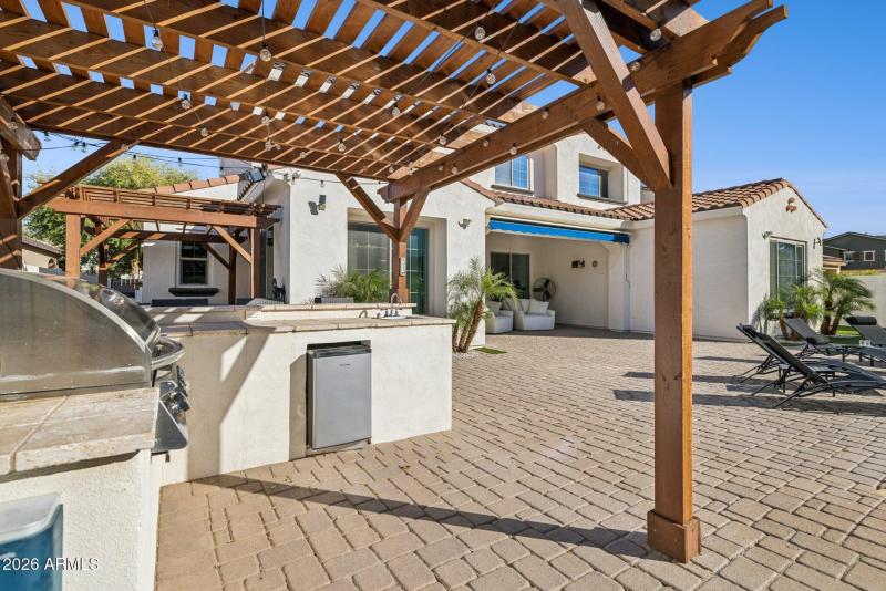 77-web-or-mls-4446-n-golf-dr