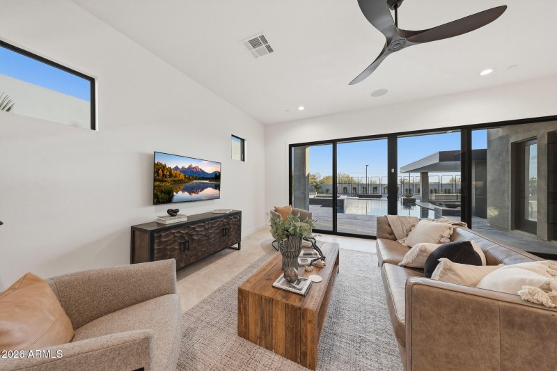 Model Pool House (02)