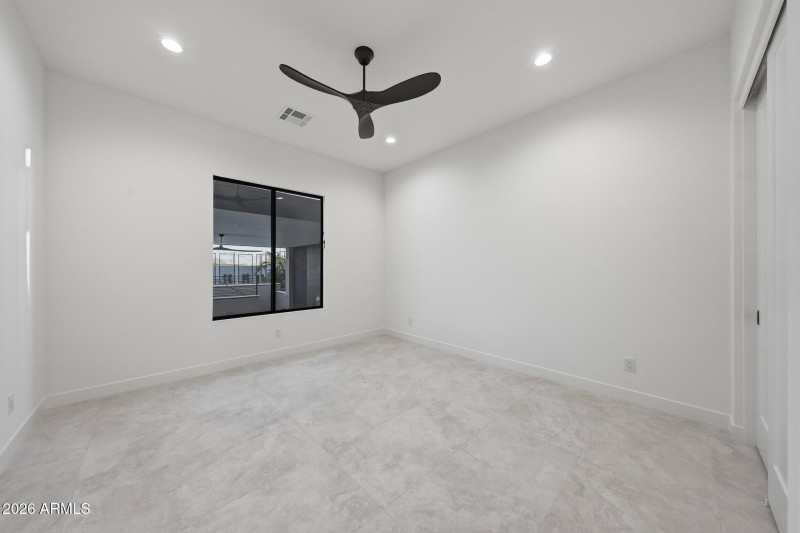 Model Pool House (10) Bedroom 2