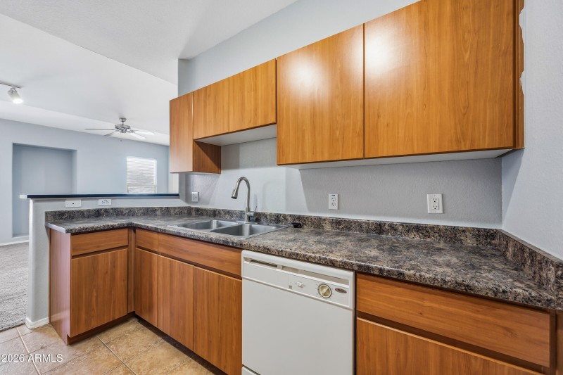 11-14250WWB2625-ocupix-