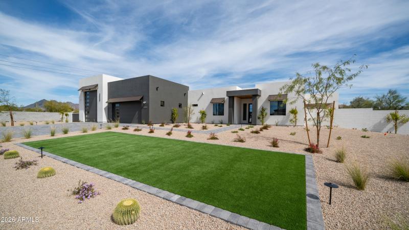 31383 Daylight Exterior Photos-4