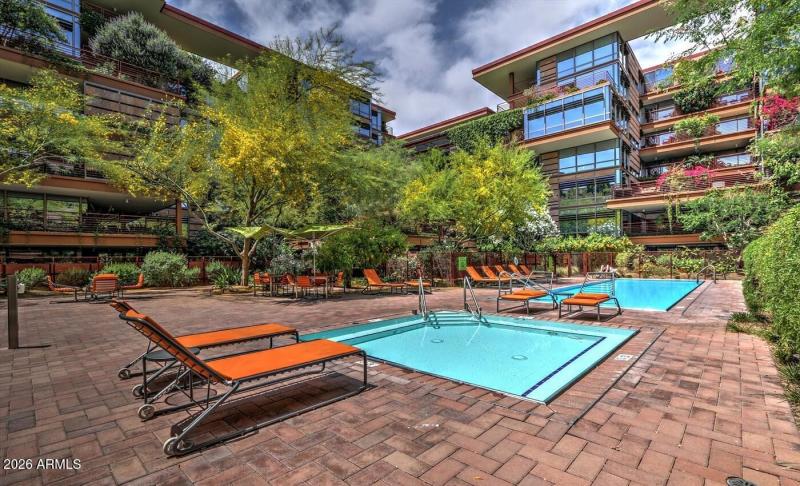 47-Community Pool & Spa