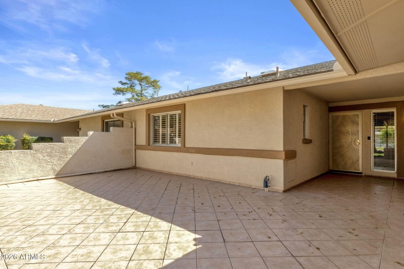5-web-or-mls-19041-n-lakeforest-dr