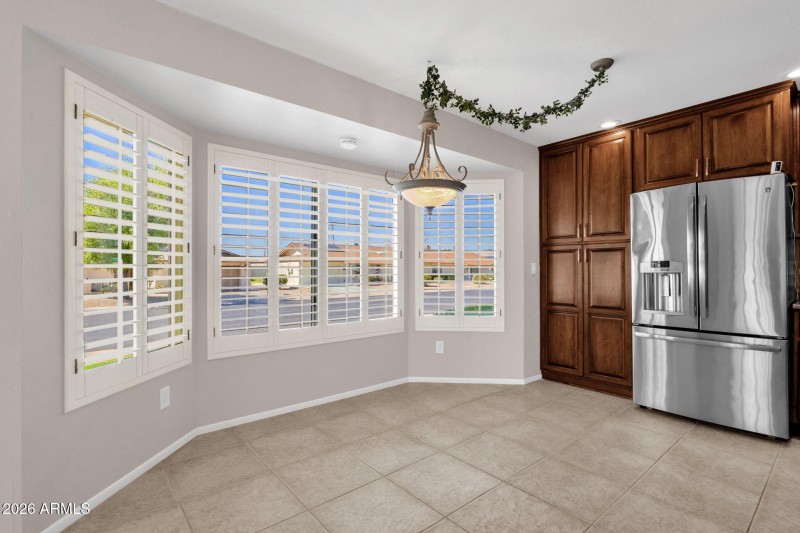 16-web-or-mls-19041-n-lakeforest-dr