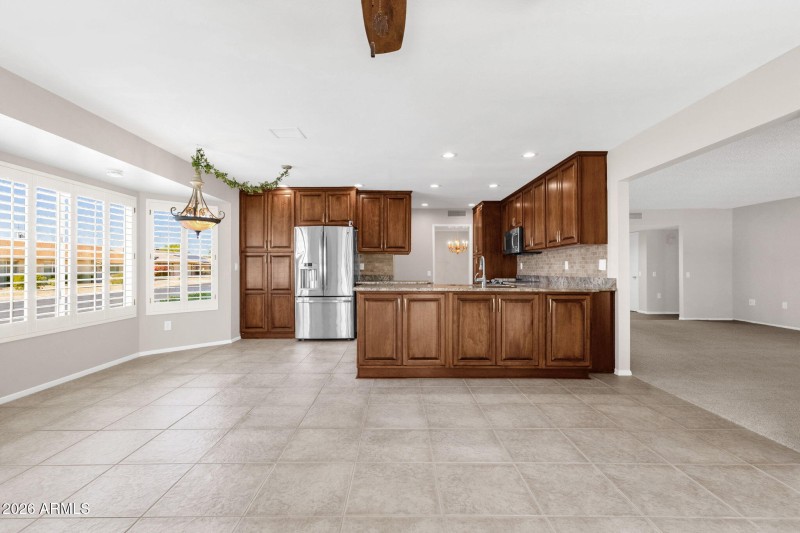 20-web-or-mls-19041-n-lakeforest-dr