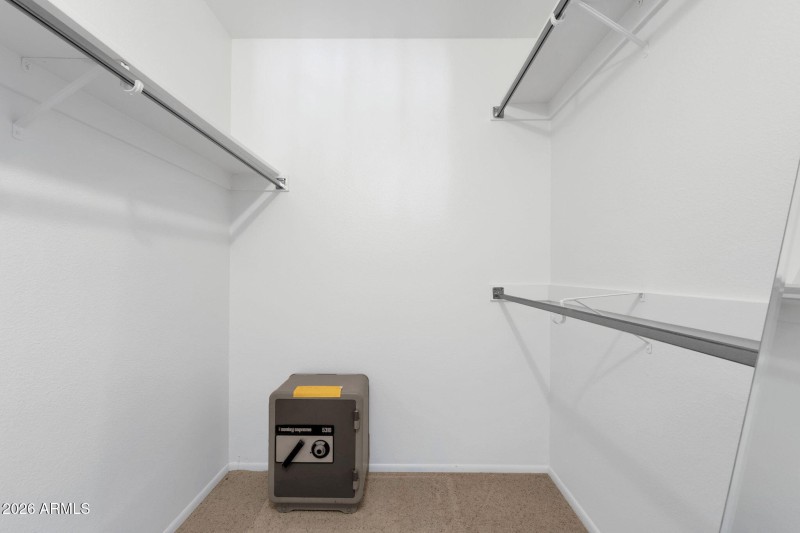 27-web-or-mls-19041-n-lakeforest-dr