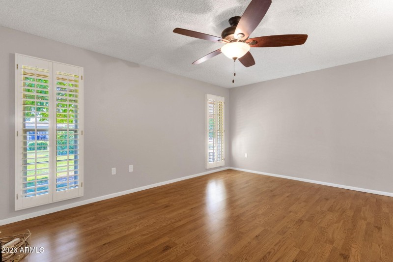 29-web-or-mls-19041-n-lakeforest-dr