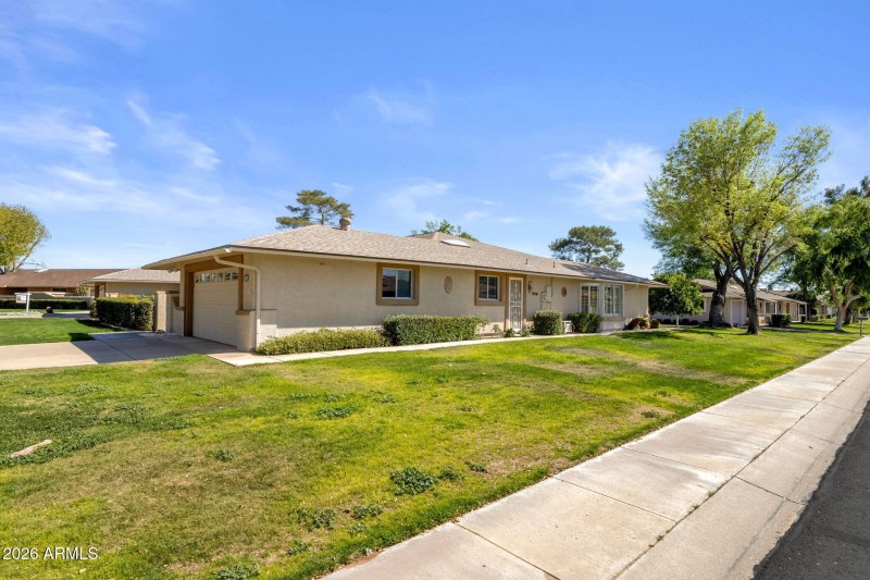 35-web-or-mls-19041-n-lakeforest-dr