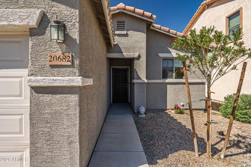 4-web-or-mls-20682 N Alma Dr-103