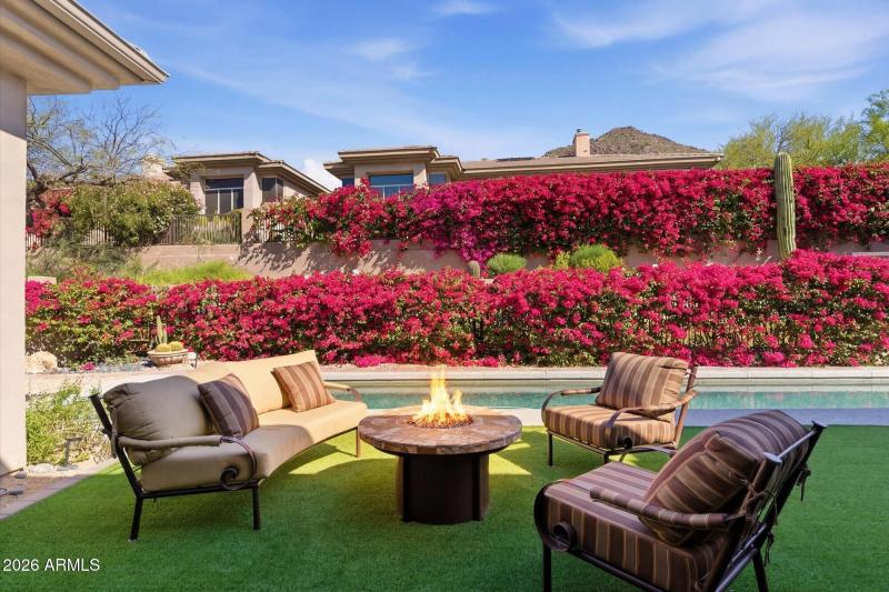 Poolside Firepit Lounge